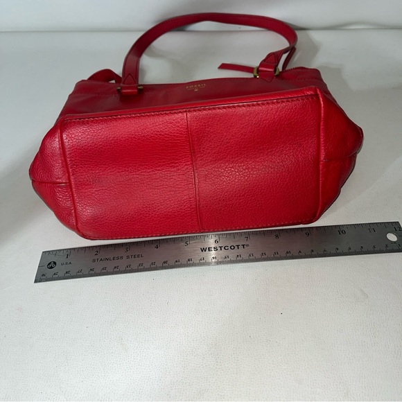 Fossil Red Leather Tote Bag with Classic Design, she’s a beauty! - Picture 9 of 10